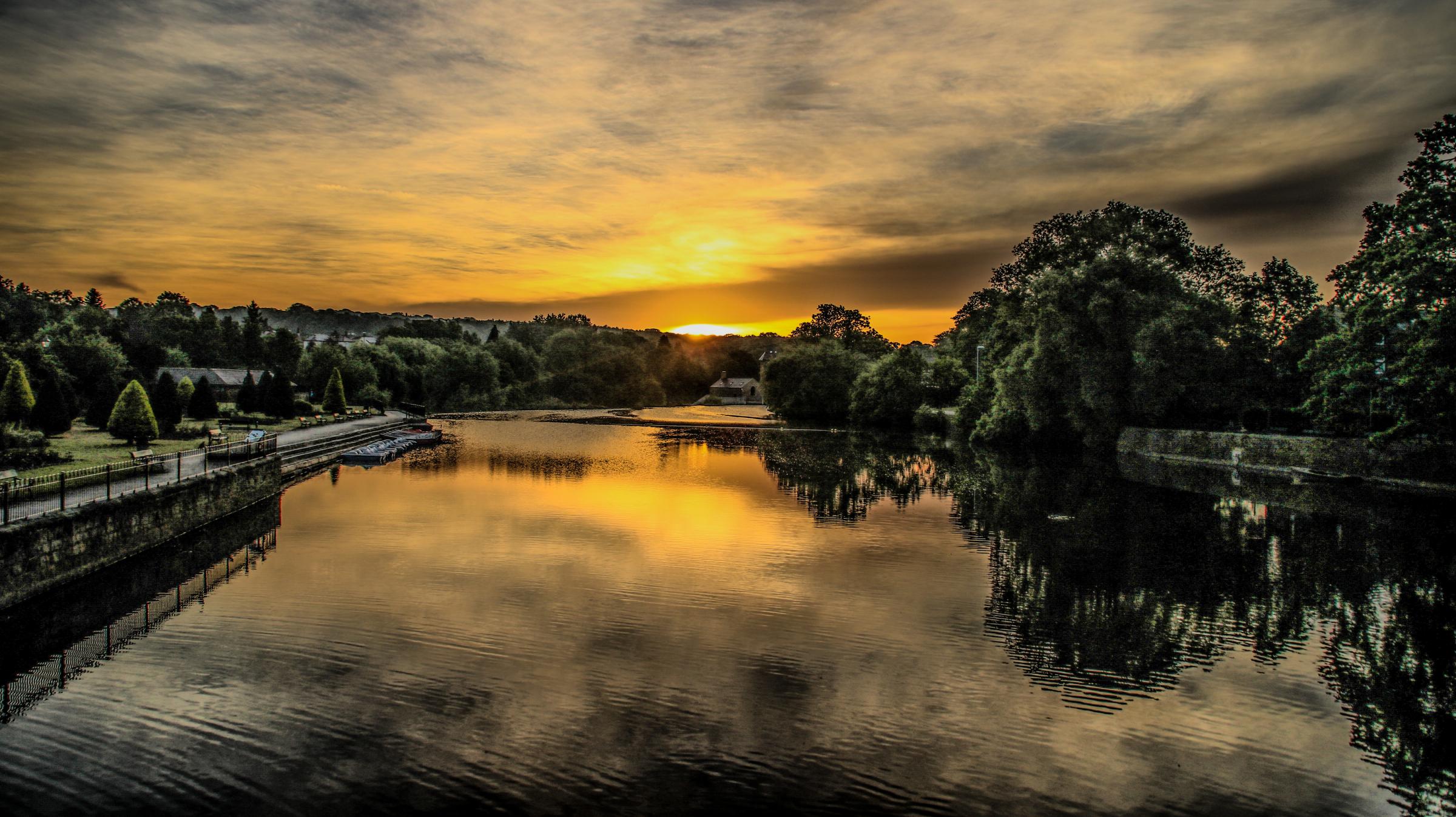 The River Wharfe in Otley at sunrise by Richard Perks