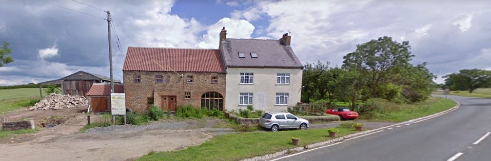 The old coaching inn at Black Mans Corners as it can be seen on Google StreetView