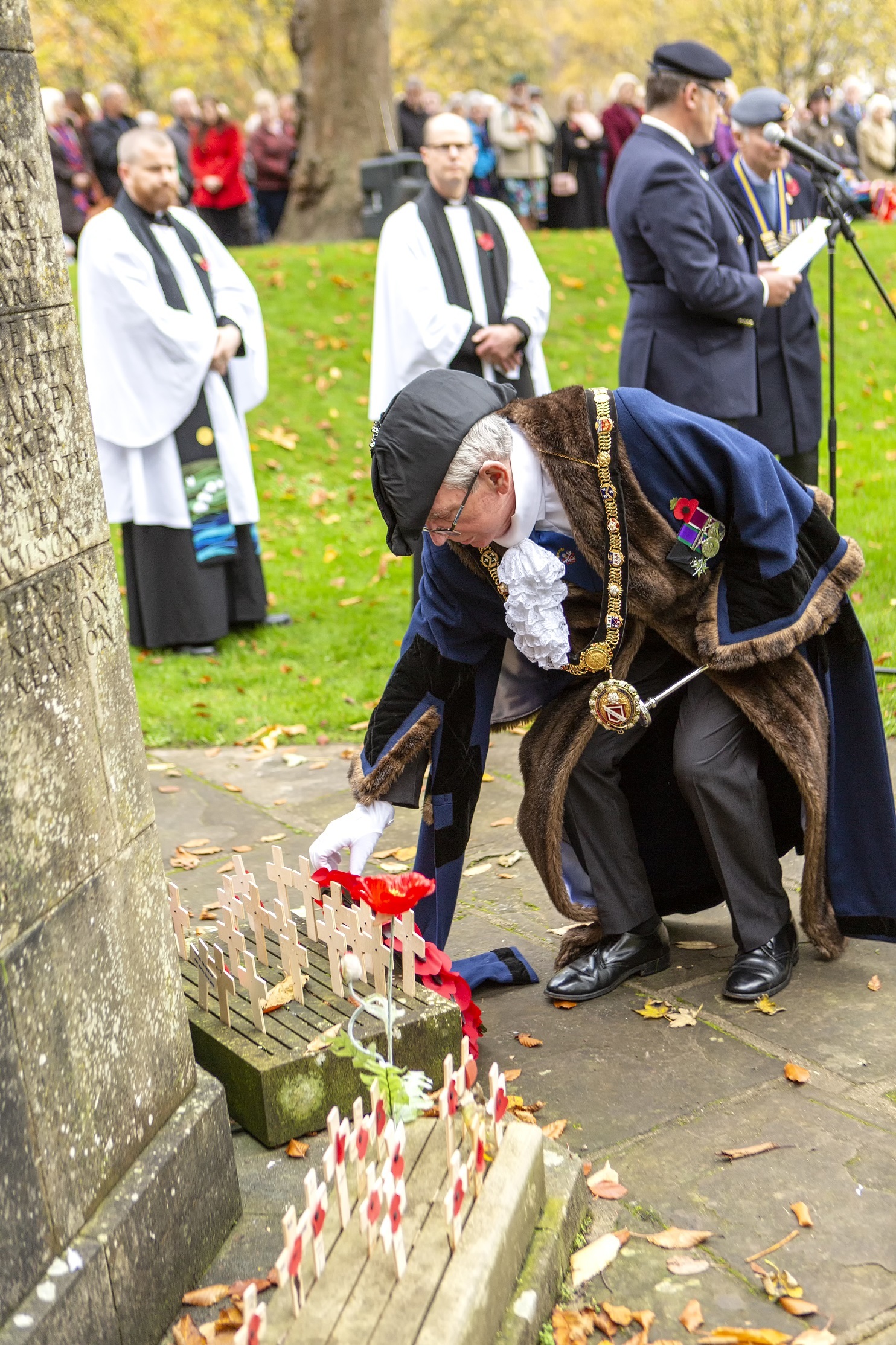 Mayor of Richmond Bob White lays a wreath during the towns Remembrance Sunday events this year