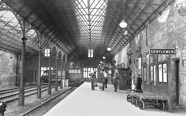 Richmond station in 1952 - now you dine on the tracks. Picture from the Station archive