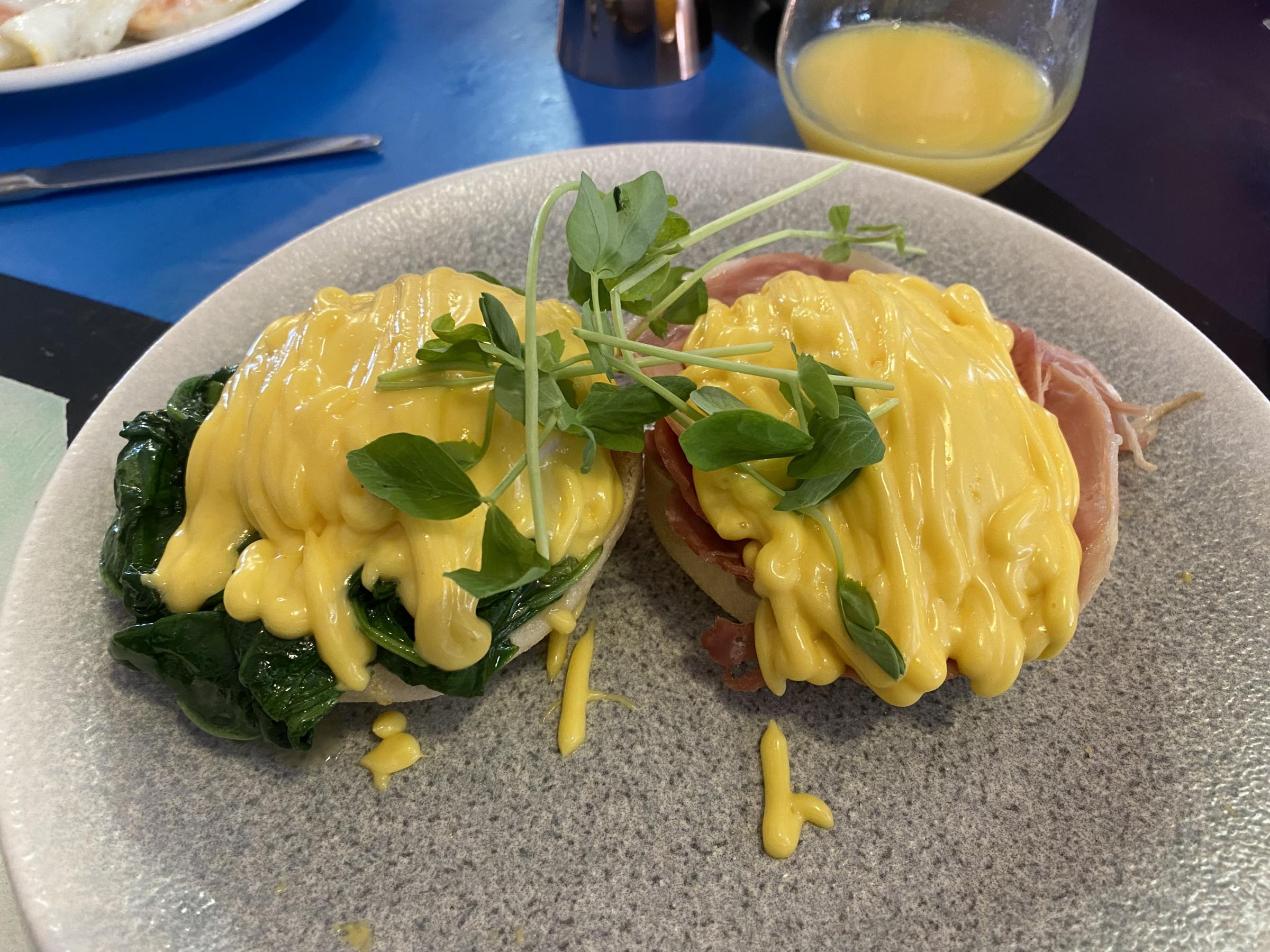 Eggs Benedict/Florentine - the poached eggs for the Benedict were perfect 