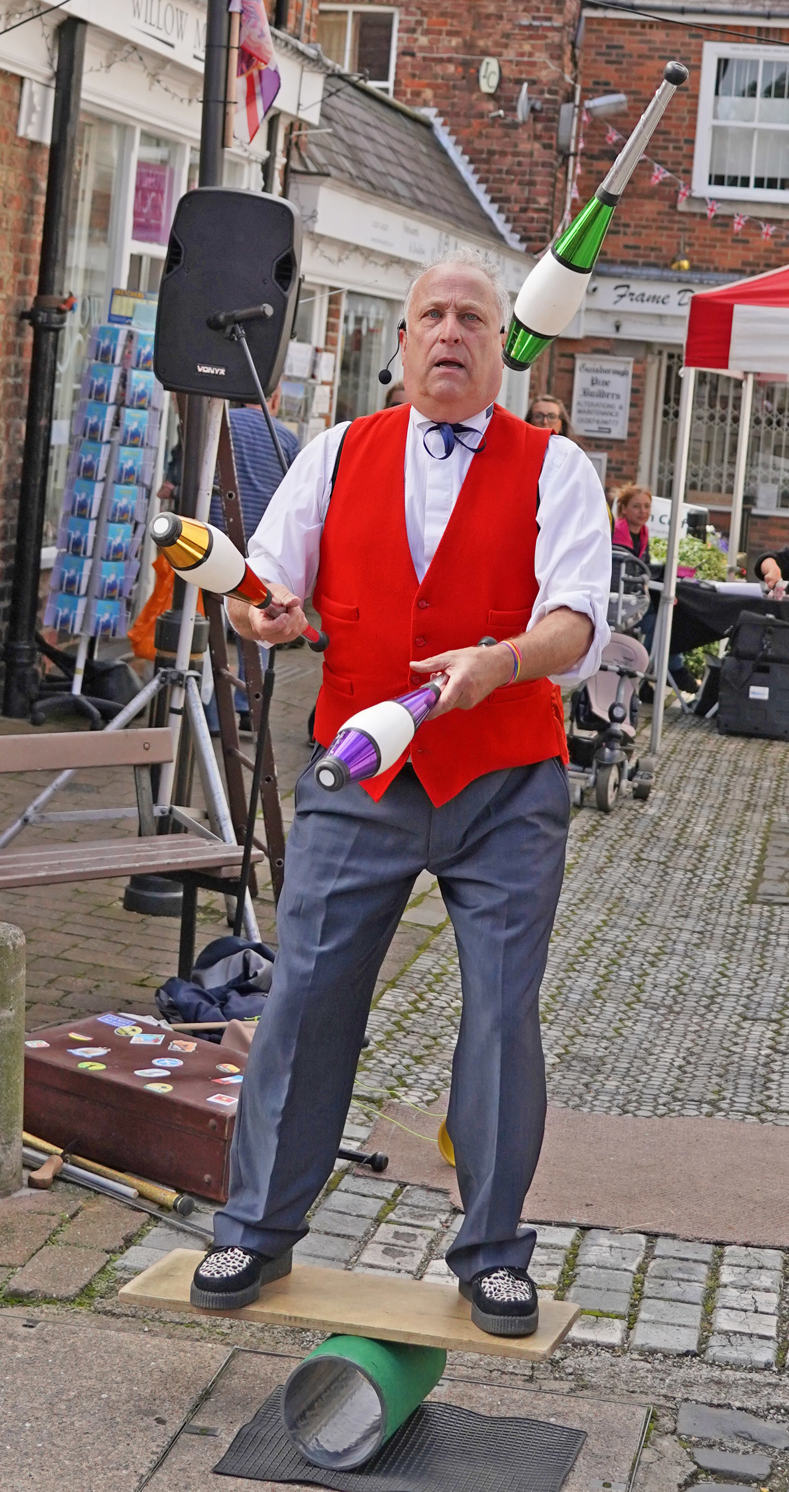 Pete Zeke juggling at Guisboroughs Chaloner Street Market Picture: BRIAN GLEESON