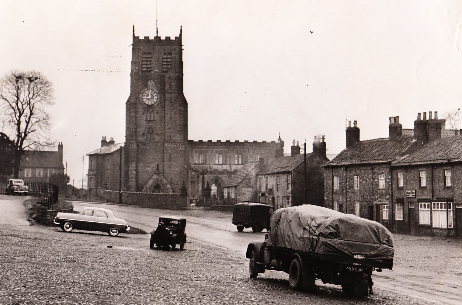 St Gregorys Church, Bedale, on January 18, 1952, with the war memorial to the right of the main entrance